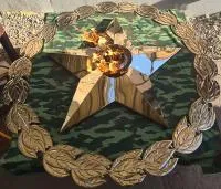 Звезда вечного огня - лавровый венок на заказ в Шатуре