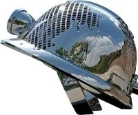 Каска - скульптура абстрактная скульптура из нержавеющей стали на заказ — Шатура  