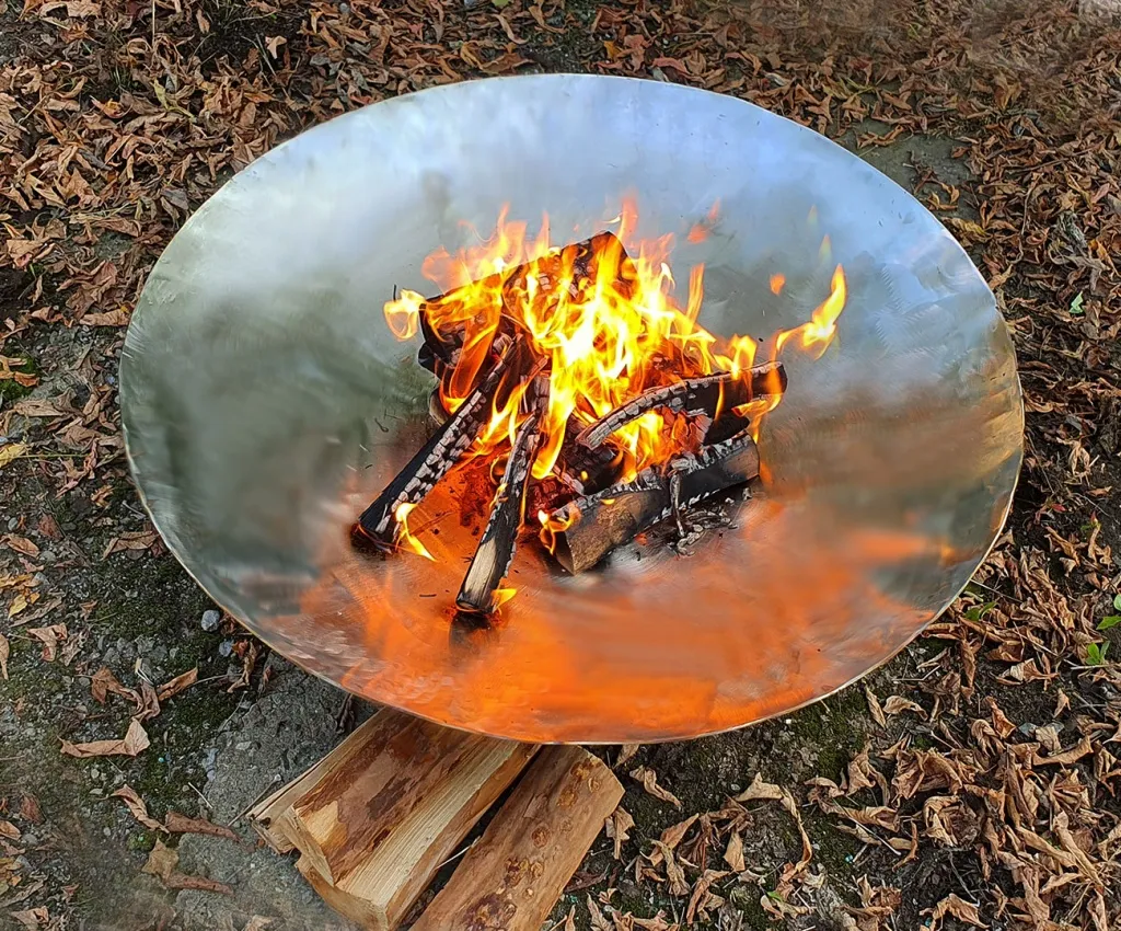 Чаша для костра из нержавеющей стали - диаметр 1 метр, толщина стенки 5 мм. на заказ в Шатуре Чаша для костра из нержавеющей стали - диаметр 1 метр, толщина стенки 5 мм. на заказ в Шатуре